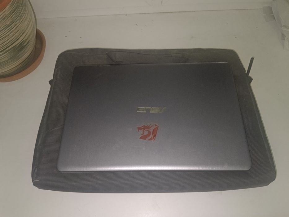 Ноутбук asus e406s