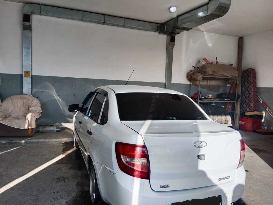 Продам авто Лада Гранта.2013гМеханика.