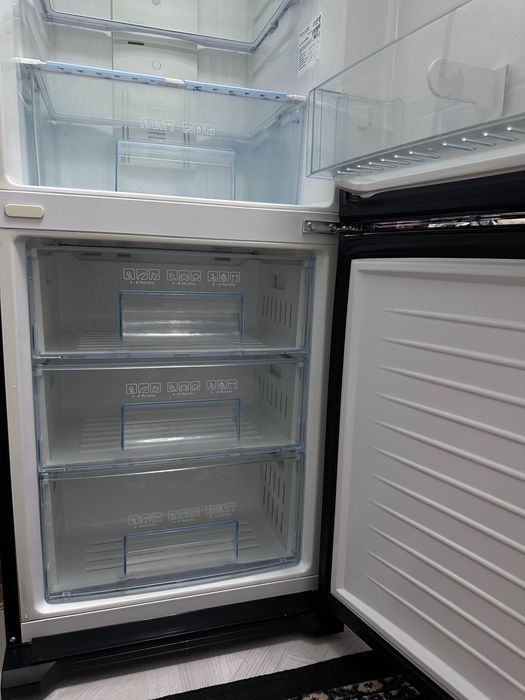 Продаю б/у холодильник daewoo производитель Корея.