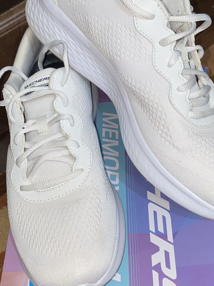 Skechers Memory foam