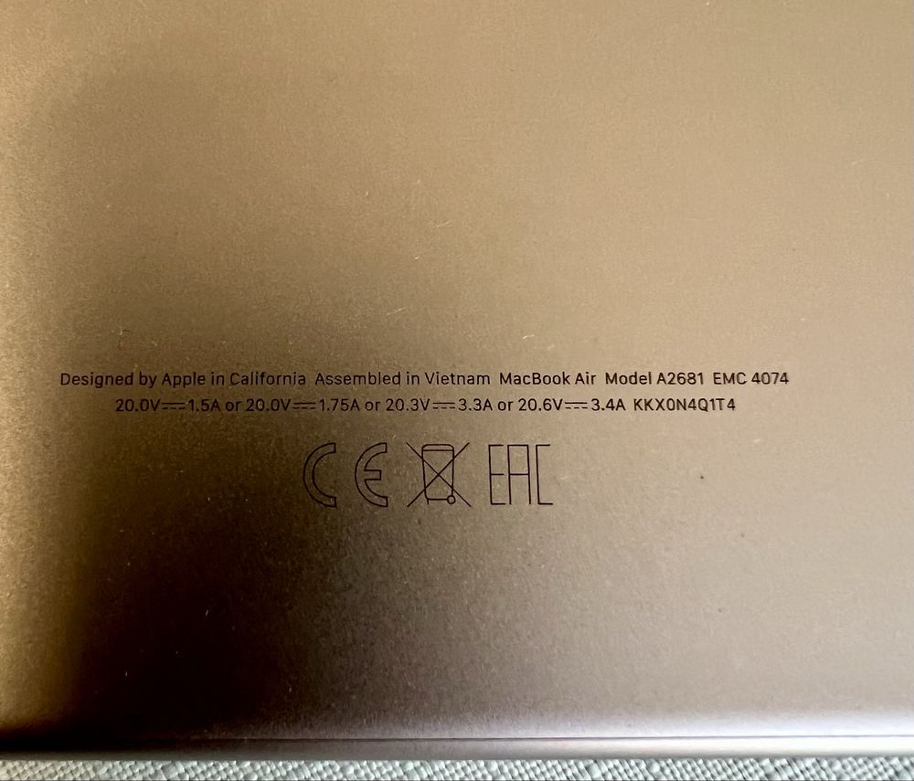 Apple Macbook Air M2 iCloud