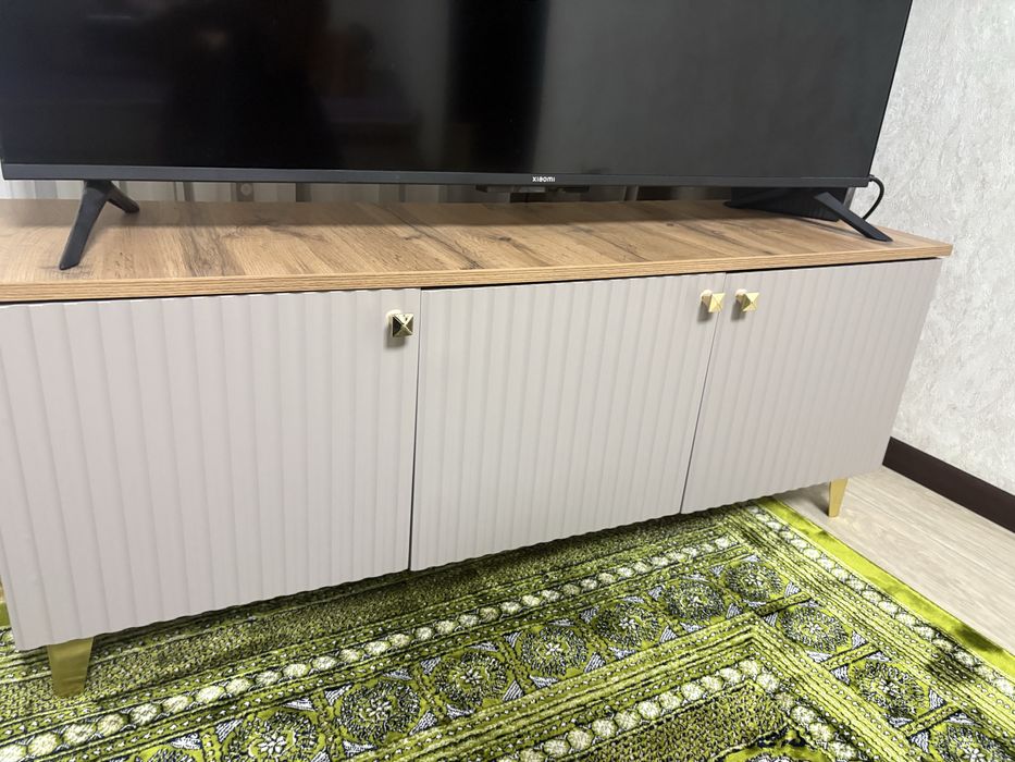 Продам тумбу под тв