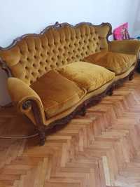 Canapea  veche pentru cunoscatori