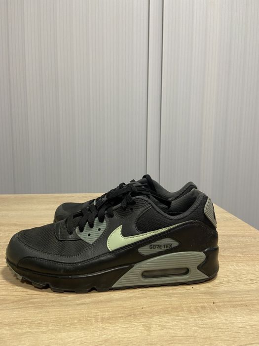 Nike 90 x Gore Tex