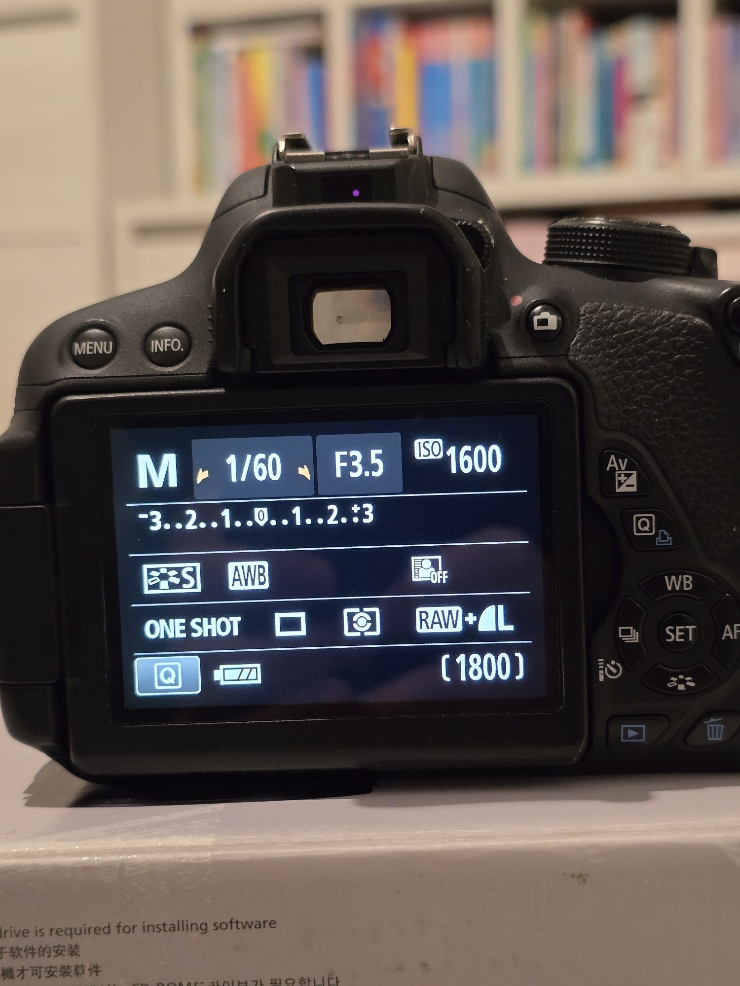 Canon 700D + obiectiv 18 - 135mm