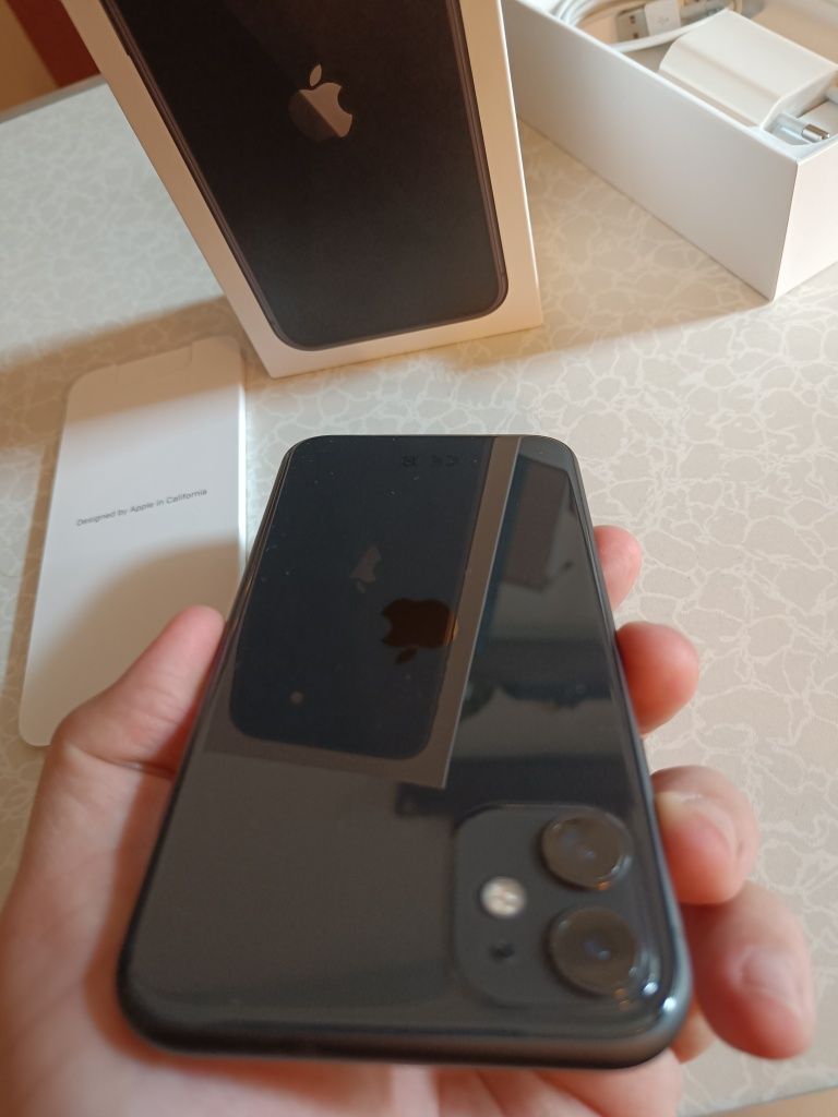 iPhone 11, Black, 64GB