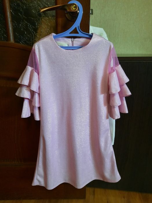 Продам платья нарядные