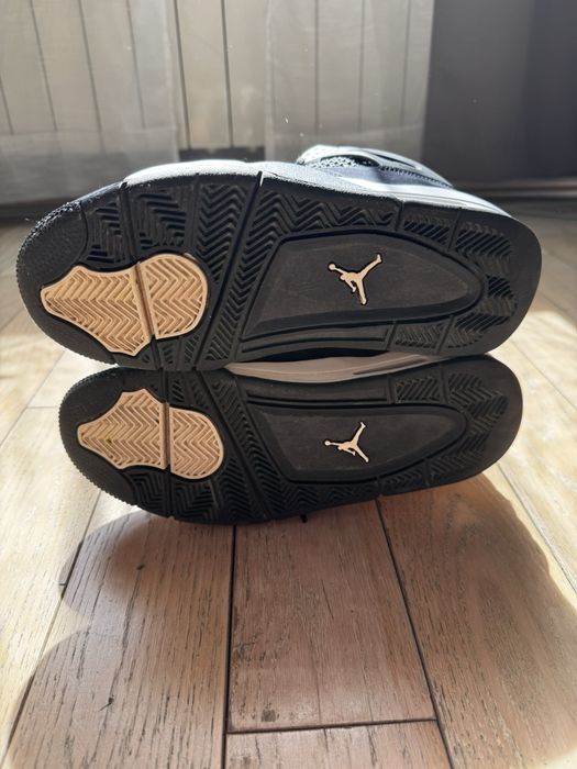 Jordan 4 retro White Thunder