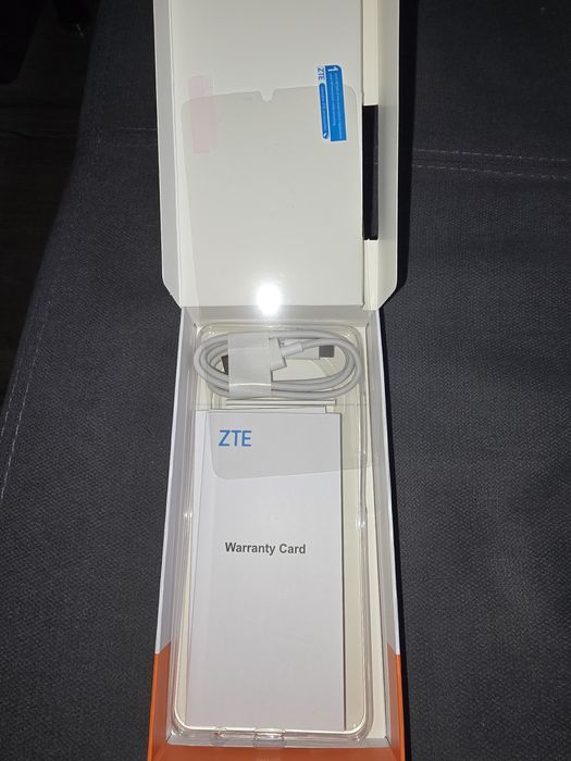 Продавам чисто нов ZTE Blade A76 5G