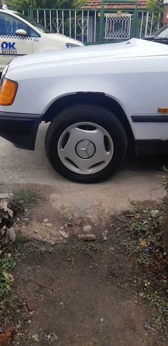 Мерцедес-W124 200-E  За части