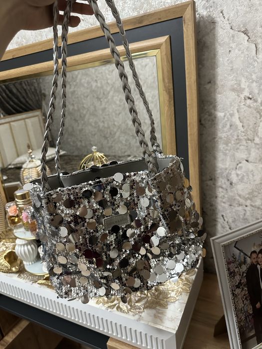 Сумочка серебристая новая