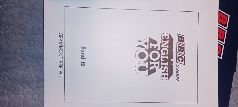 Учебник по английски.