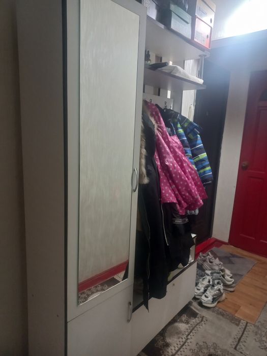 Прихожая шкаф продаю связи с переездом