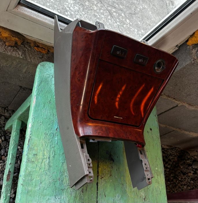 Продам Центральный Консул на Тойоту Камри 35 Оригинал бу в хорошем сос