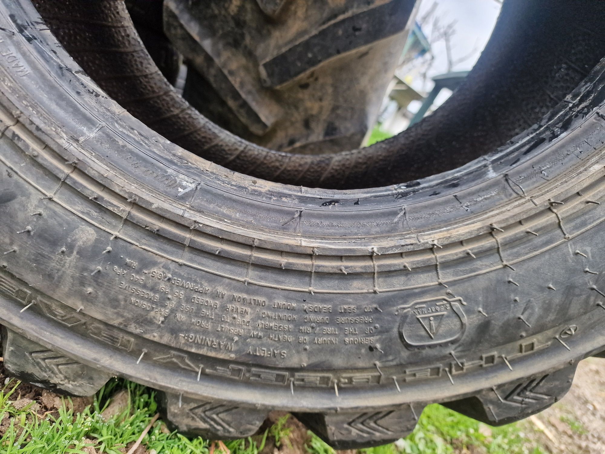 Cauciuc bobcat 12-16.5 marca Galaxy, 12 ply
