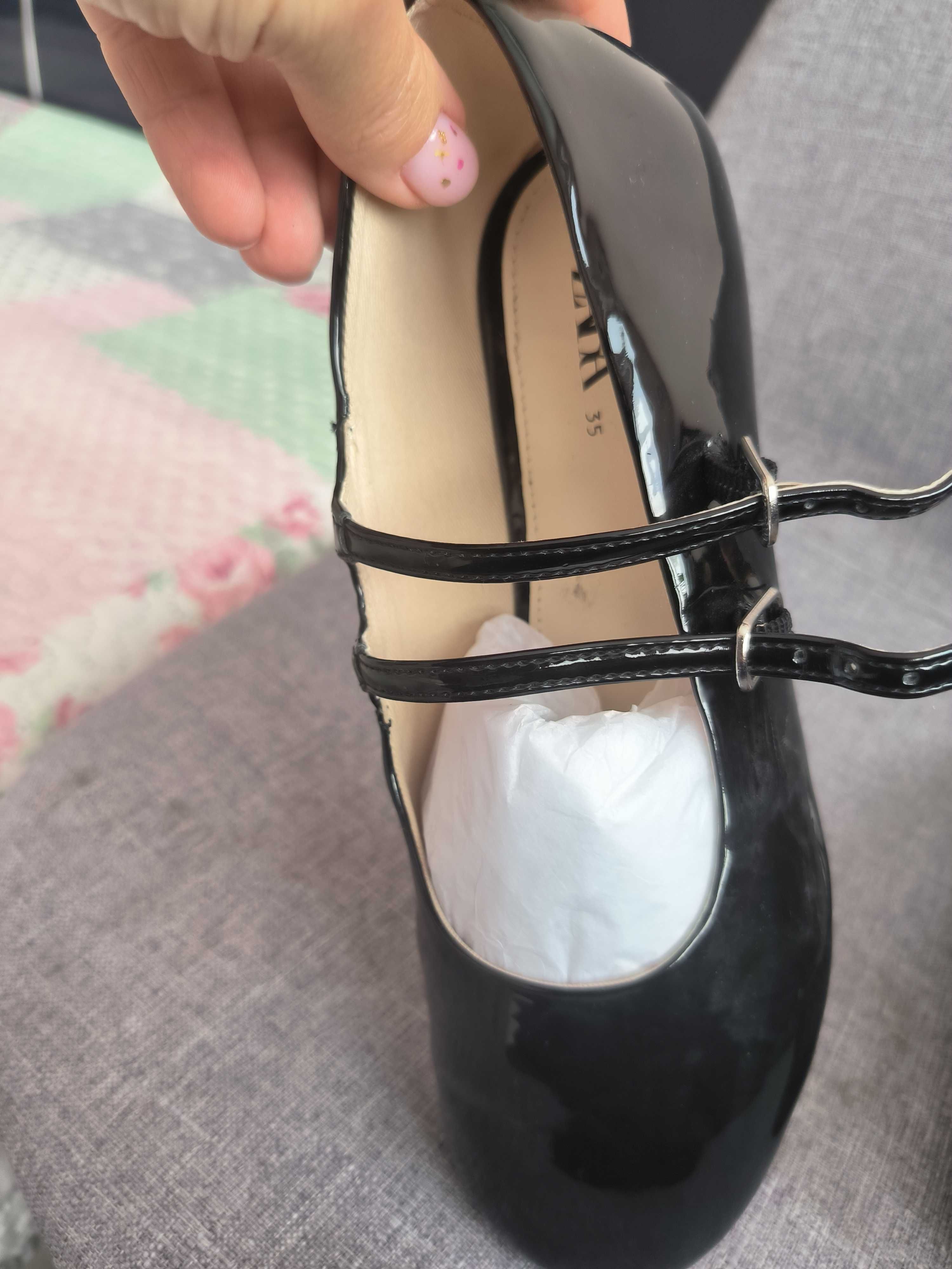 Лачени балеринки ZARA