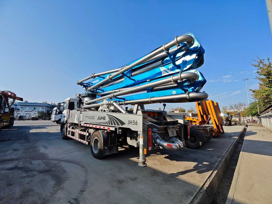 Бетононасос сотилади ҳар ҳил метражлари сотувда бор 36-52 метр JIUHE