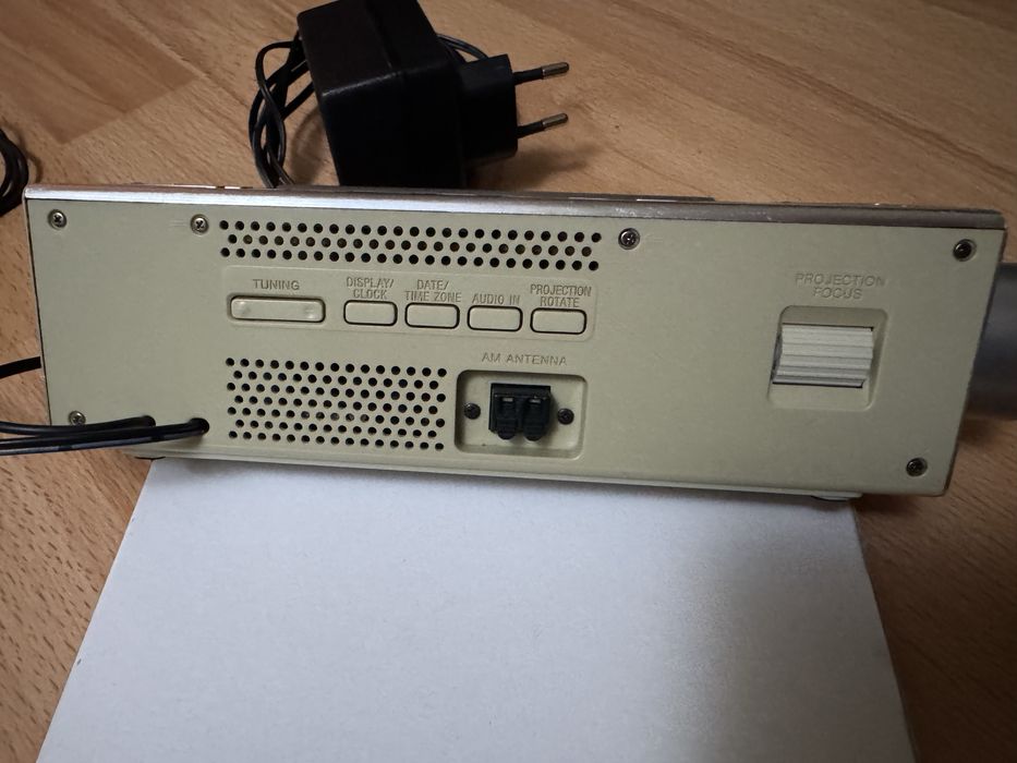 Радиочасовници Sony и Tevion