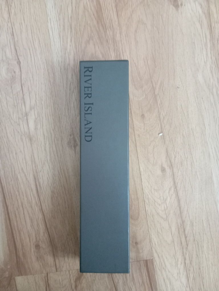 Часовник River Island