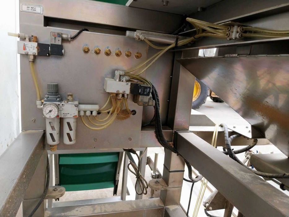 Пакетираща машина за пелети + машина за вертикално фолиране