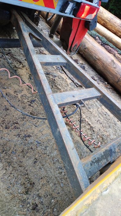 Vând urgent remorcă forestieră 3 axe, racoante aluminiu alucar