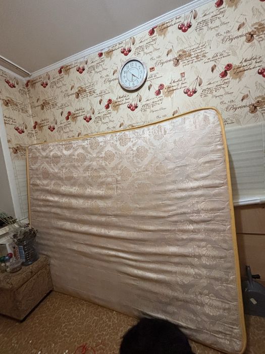 Отдам двухспальную кровать