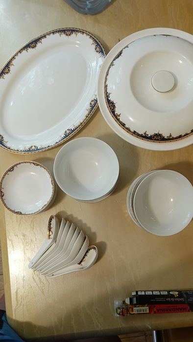 Фарфоровая супница, блюдо, разетки, пиалушки,ложки. Япония
