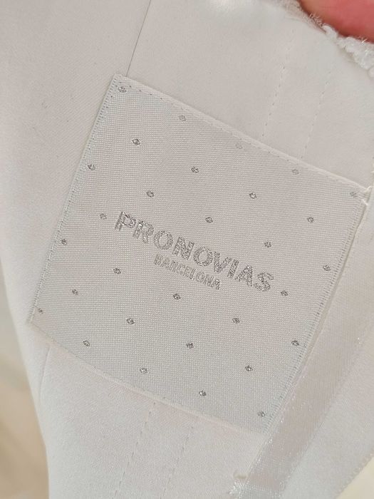 Rochie de mireasă Pronovias Barcelona, M, cu voal și husa incluse