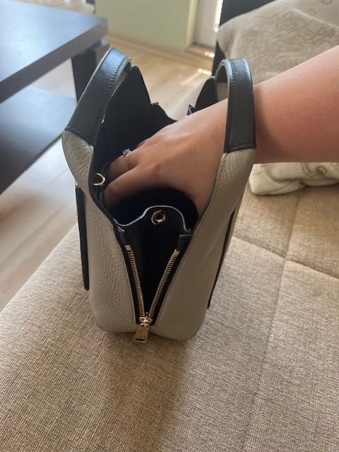 Кожена чанта на Furla