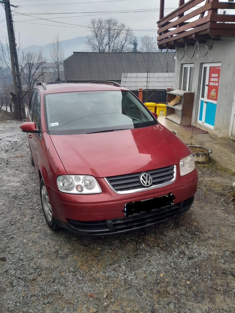 Vând două mașini vw Touran și vw golf