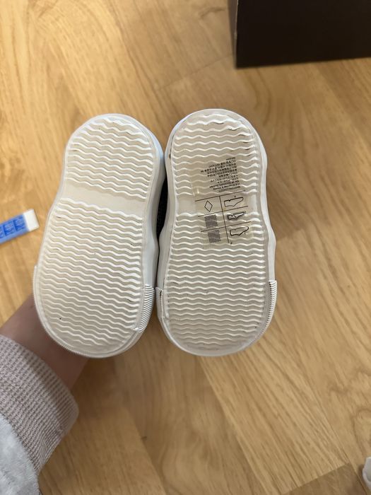 Бебешки обувки H&M
