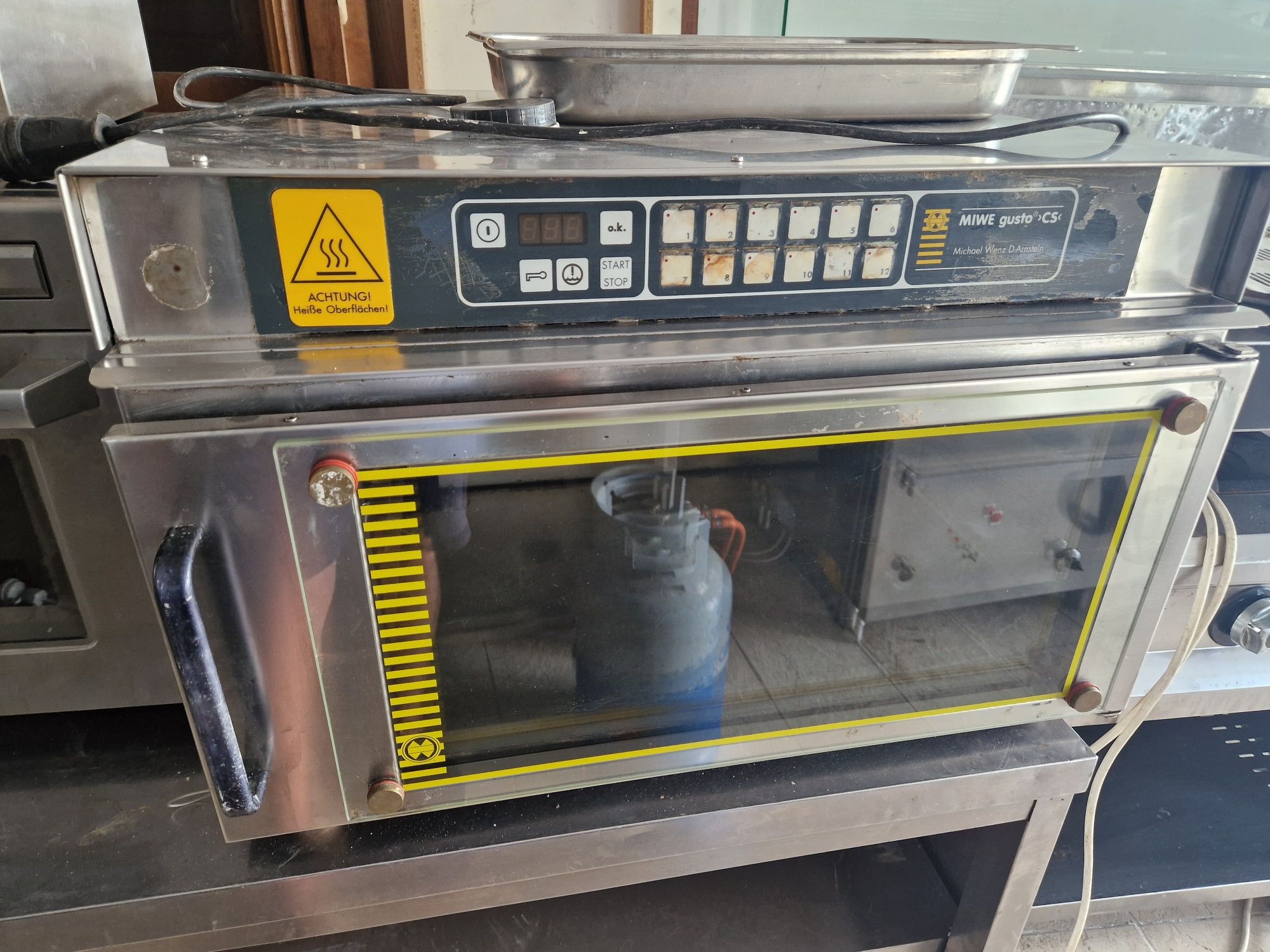 Cuptor pizza, stare buna, 380v, aragaz  din inox, de putere