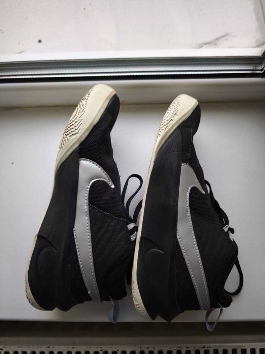 Adidași Nike originali – negru/gri, stare foarte bună