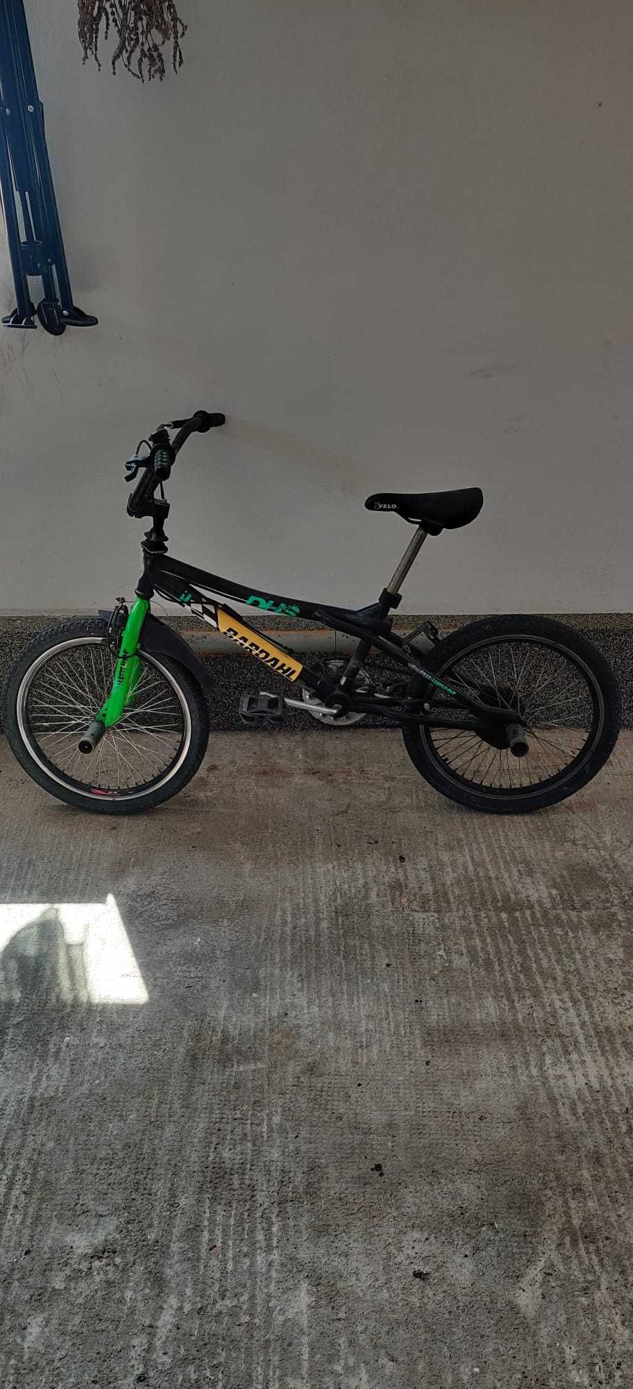 Vand bicicleta BMX DHS