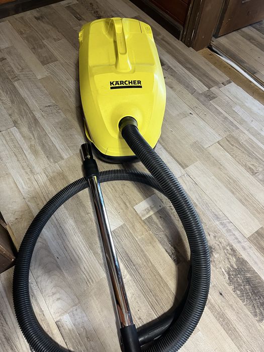 Продавам прахосмукачка Керхер