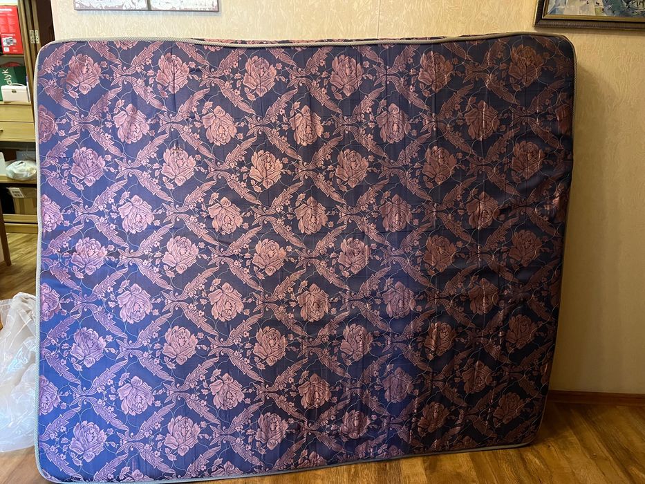 Отдам матрас 2-х спальный