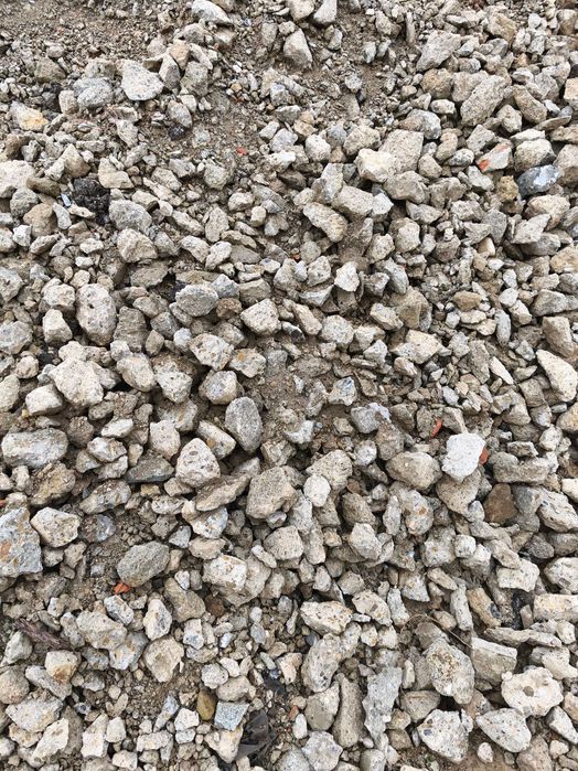 Vând beton concasat