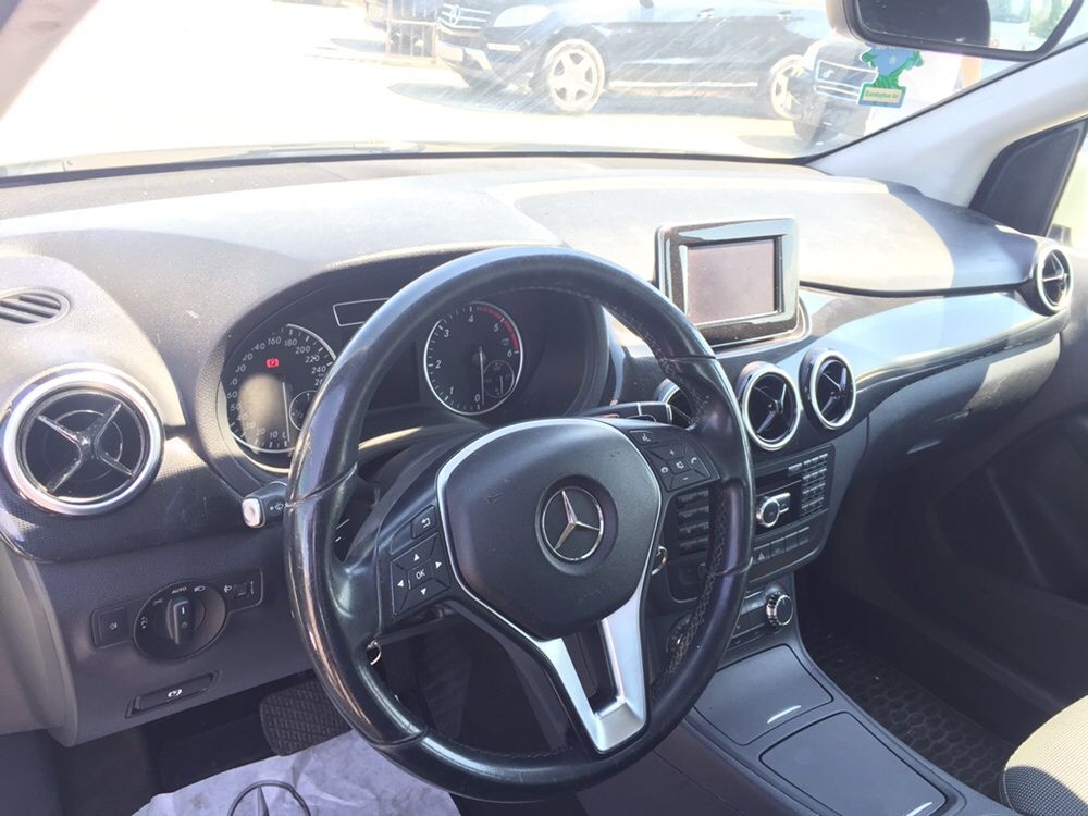 Mercedes B180cdi/Auto/2013г,На части