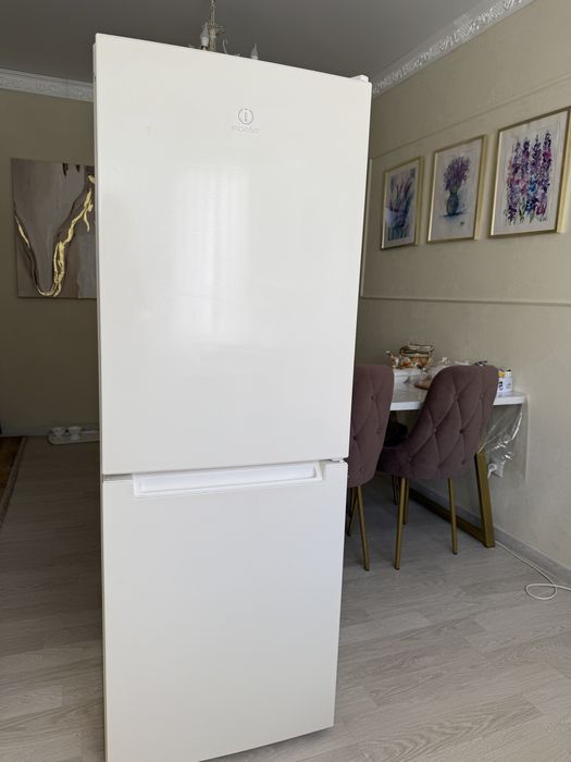 Холодильник Indesit