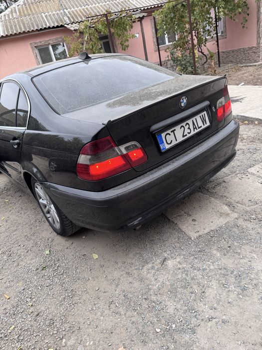 Vand două masini sau schimb  pe una . , de preferat automată