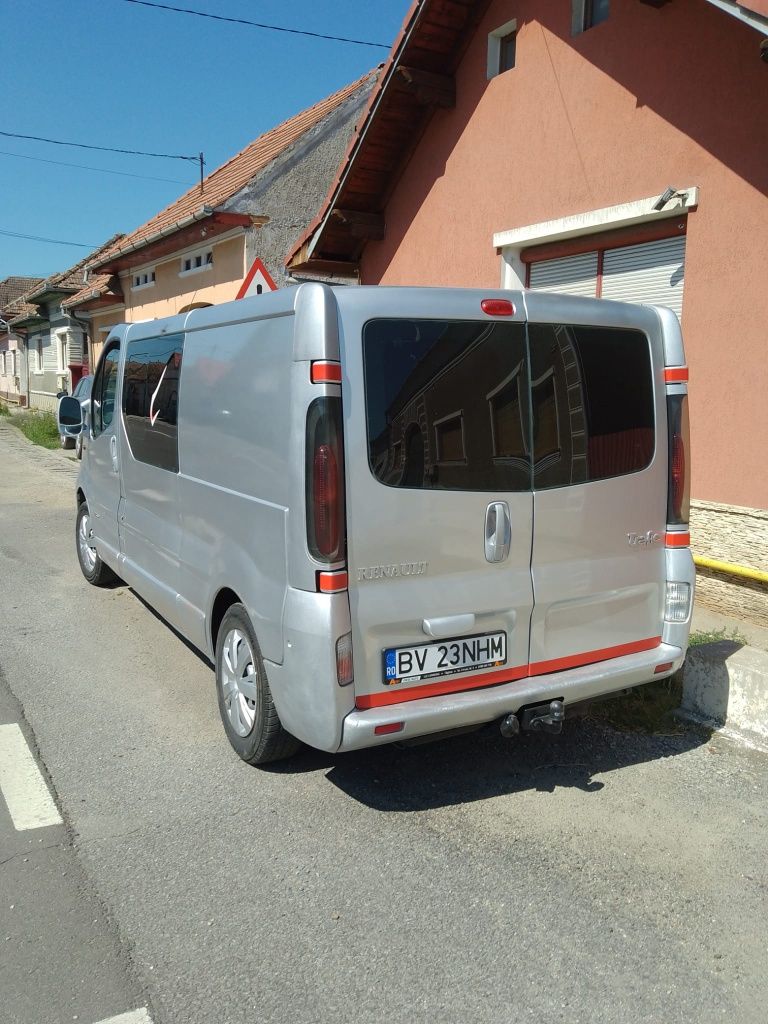 Renaul trafic 1,9 refacut total inclusiv cutia de vitezr