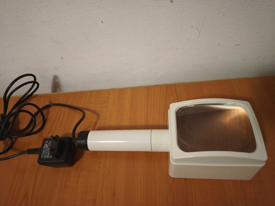 Lupa cu iluminare,Marca Eschenbach Vario-H/Germany