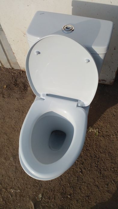 Унитаз бу в комплекте чистый рабочий 15000тн