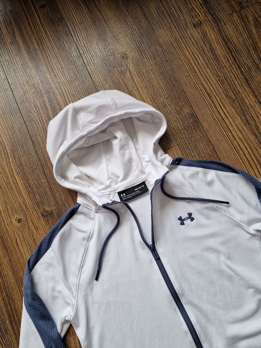 Страхотно  мъжко спортно долнище горнище UNDER ARMOUR размер S/M