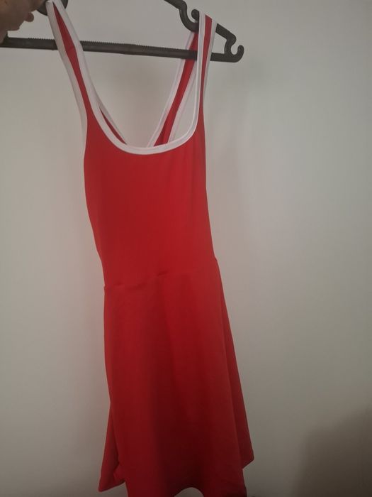 Продам  спортиное платье с шортикам.и