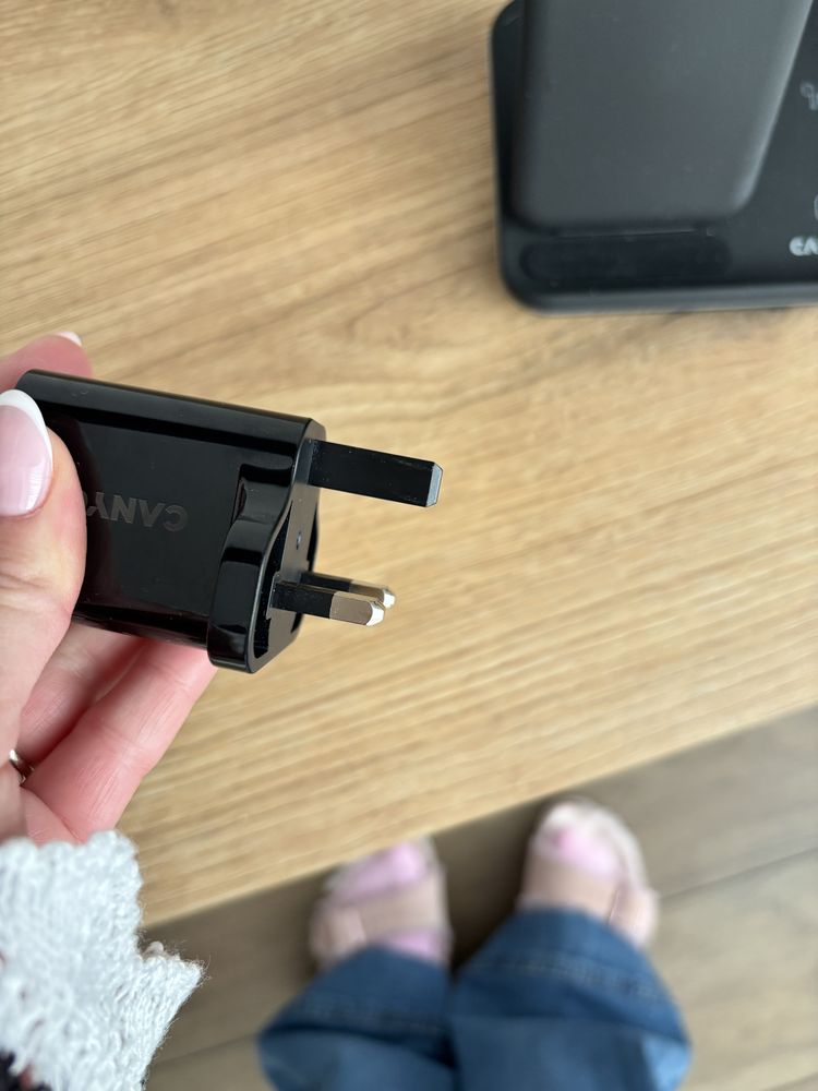 Canyon Wireless charger/ Безжично зарядно за Apple