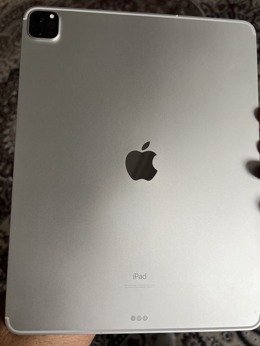 Ipad Pro 4 generation. ICLOUD. 12.9 inch