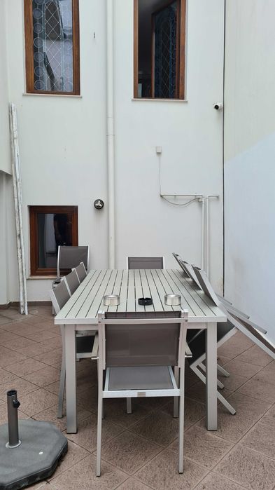 De vanzare masa gradina cu 9 scaune