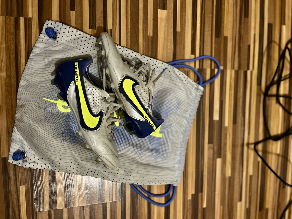 Бутонки Nike tiempo