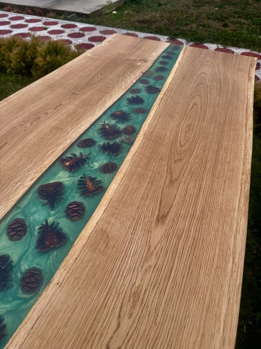 Трапезна маса от Епоксидна Смола.